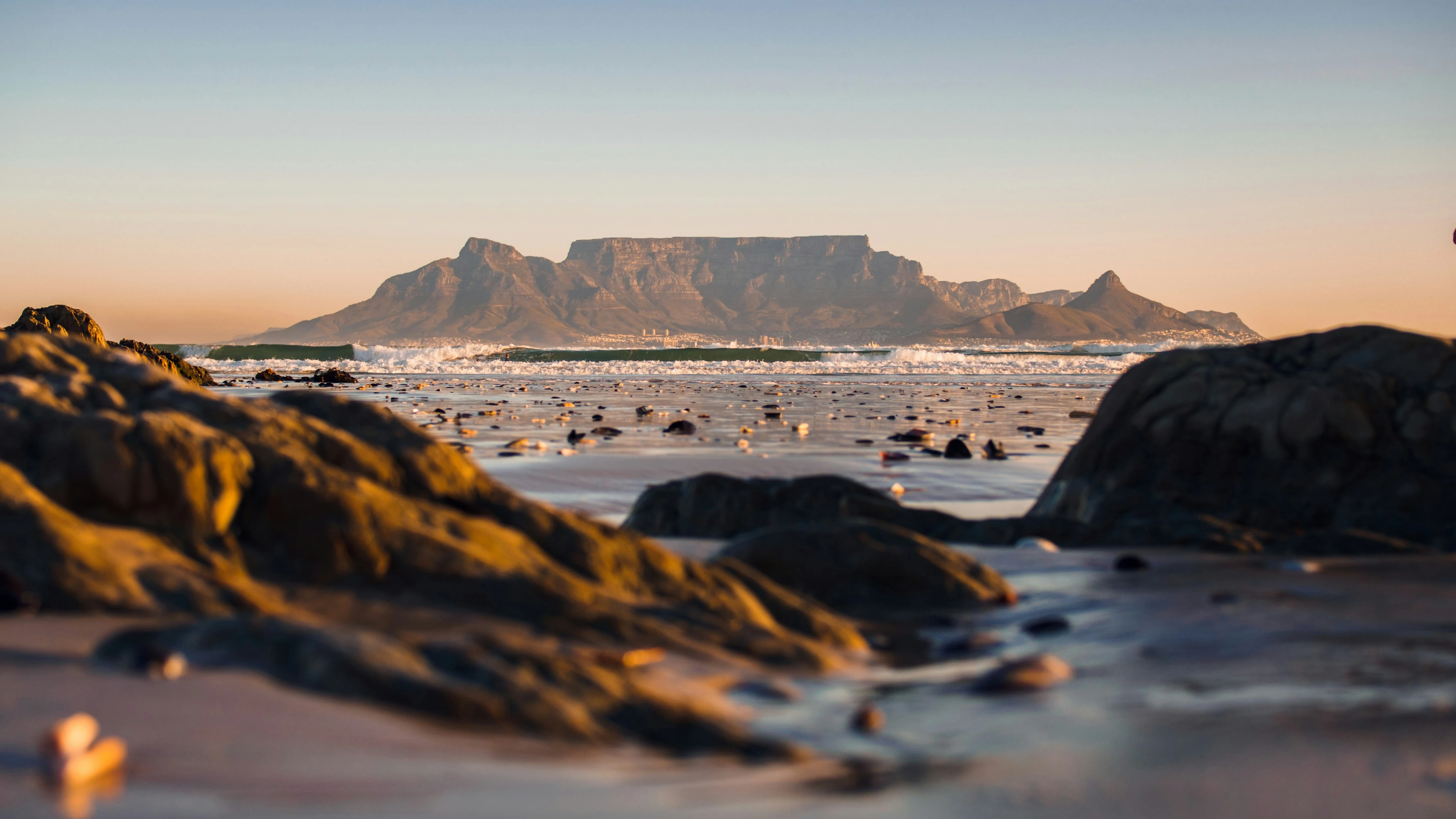 Table Mountain above Cape Town, home of the WellNest Gold clinic on Bree Street